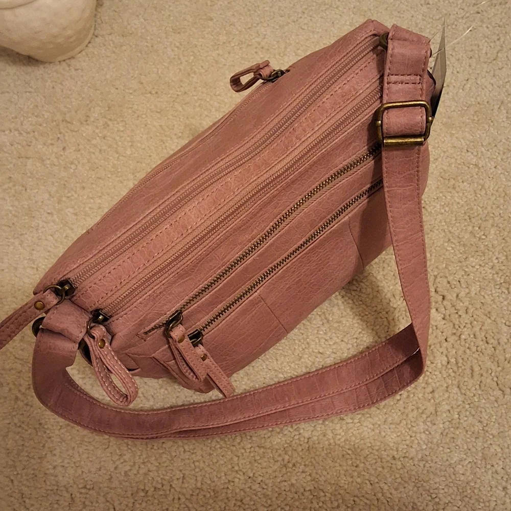 Bueno Collection, NWT, Woman's Hand/Cross Body Bag - Picture 6 of 9